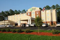 Holiday Inn Express & Suites Bainbridge Hotels near Garden Center at The Home Depot