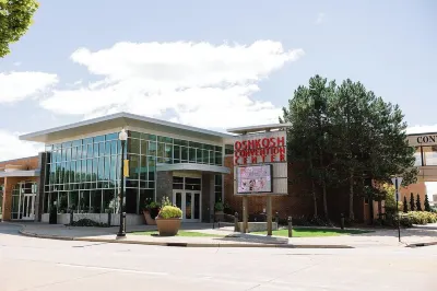 Peaceful Home in Heart of Oshkosh! Hotels near Michael Kors Outlet