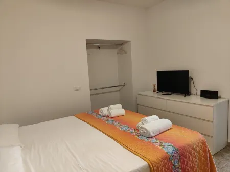 RED APARTMENT in Poggio alla Cavalla farmhouse in the heart of Tuscany Отели в г. Лампореккьо