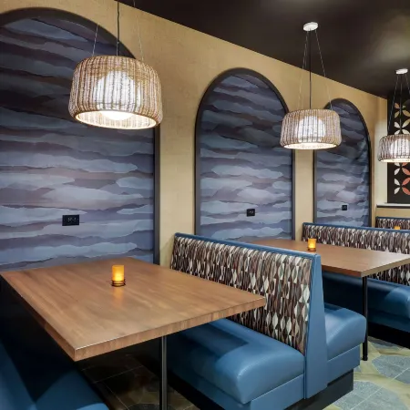 Drury Inn & Suites Charlotte Arrowood Отели рядом с достопримечательностью «Торговый центр SouthPark»
