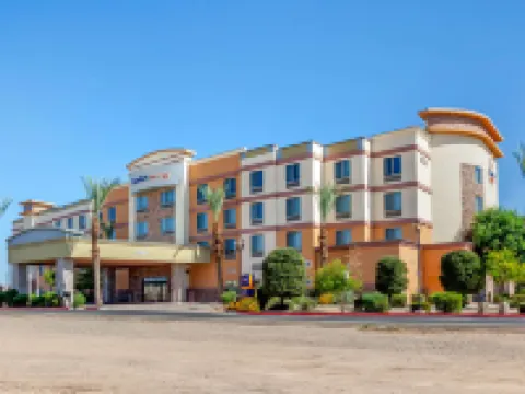 Comfort Suites Glendale - State Farm Stadium Area Hotels in Glendale