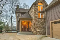 5 Br/3.5 Ba. 3 KING BEDS. LAKE FRONT. FIREPIT. GAME ROOM. MULTIPLE PORCHES.