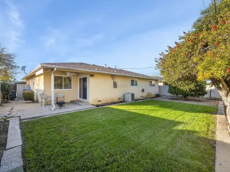 Clovis House with Foosball, 2-Car Garage!