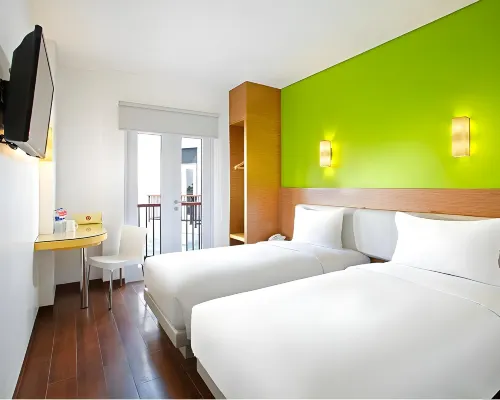 Amaris Hotel Teuku Umar Hotels near Six-ways Roundabout