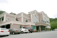 U Castle Hotel