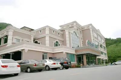 U Castle Hotel