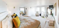 Lavishly Remodeled House With Spectacular Views