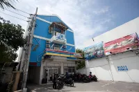 RedDoorz Plus Near Galaxy Mall Hotels in Kalijudan