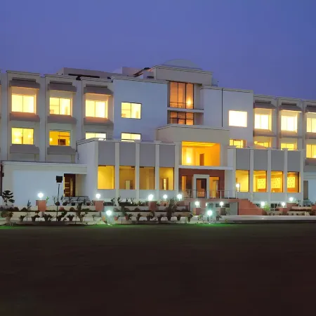 Sobti Continental Hotel
