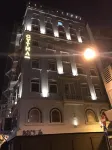 Voir Hotel Pera Hotel in zona Crazy Aenigma