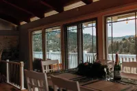 Charming Retreat with Stunning Lake Views.