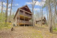 Cozy Mountain Retreat 5 Min from Smokies Entrance. Hotels near Wears Valley