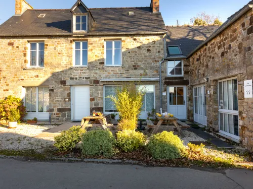Le Fournil Hotels in Mont-Dol