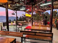 The Golden Leaves Cafe And Cottages Hotels in Champawat