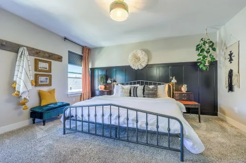 The Baldwin Bungalow • Boho Charm + Hot Tub • Historic Downtown Stay