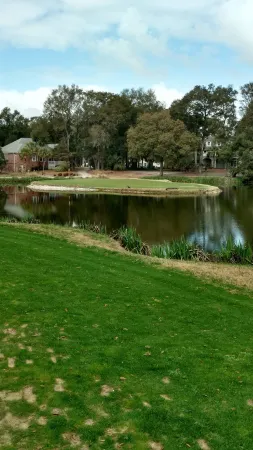 Extra large first floor condo with indoor & outdoor pools, close to the beach. Отели рядом с достопримечательностью «Парк Сансет Бич»