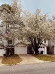 JET'S HANGAR:  WALKABLE, PET-FRIENDLY, RENOVATED Game Day Townhome!
