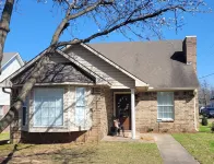New Cozy 3Br Retreat + 2-Car Garage in Historic Texarkana Các khách sạn gần Sân bay cấp vùng Texarkana