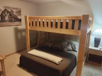 Spacious 3 Bedroom Condo at Northern Bay Resort. Lake, beach, golf, pool & more. 스트롱스 프레리 호텔