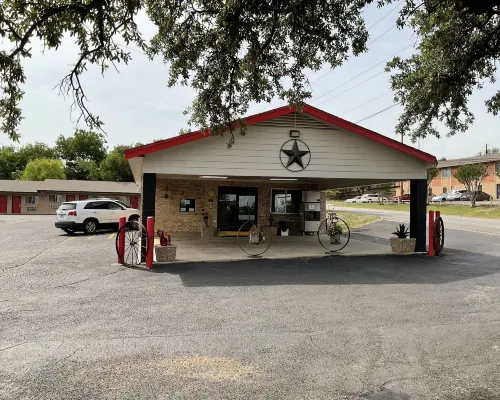 Glen Rose Inn and Suites Hotels in Somervell County