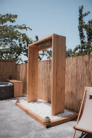 Fuente del Lobo Glamping & Bungalows - Adults Only Отели в г. Кентар