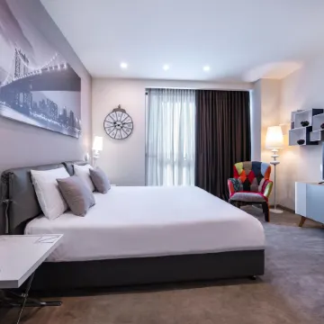 Opera Suite Hotel