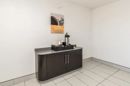 Motel 6 Fort Worth, TX - North