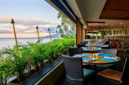 Napili Kai Beach Resort Отели в г. Капалуа