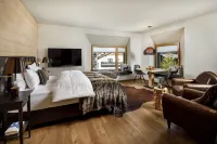 Chalet Piz Buin Hotels near Ben & Joe's Private Ski and Snowboarding Lessons