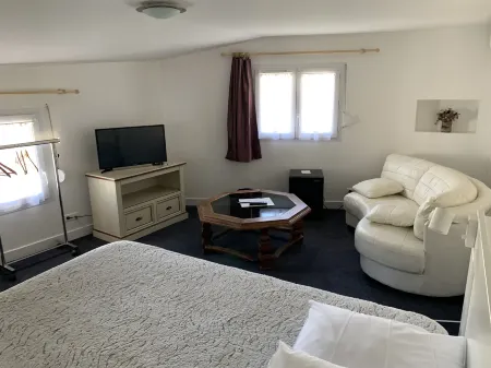 Le Melchior Отели в г. Монкаре