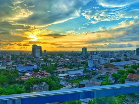 The Elevated Abode - ComfyCosy 1-Br at the Loop