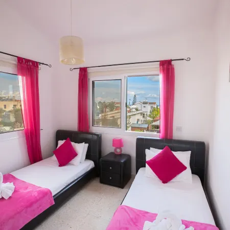 Protaras Holiday Villa Ds54 / 3 Bedroom Villa in the Center