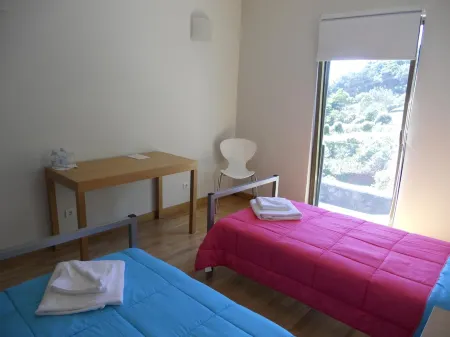 Azores Youth Hostels - São Jorge Отели в г. Terra Alta