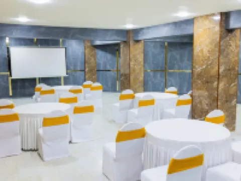 HUDSON RESORTS 斯里佩魯姆布杜爾酒店