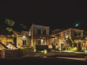 Sampatiki Suites - Seaview Luxury Suites with Breakfast and Spa