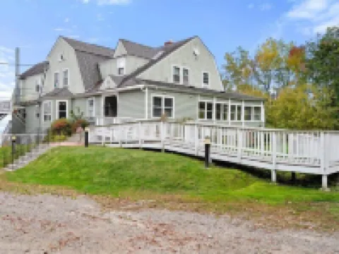 The Northport Inn & Lodge