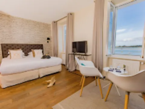 Hôtel la Baie des Anges, Son Spa Marin & sa Piscine Couverte et chauffée Hoteles en Landéda