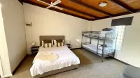 Colonial Bank Motel Các khách sạn ở Omeo