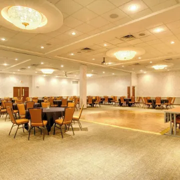 SpringHill Suites Lawrence Downtown