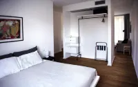 MXP Rooms Guest House Hotels in Ferno