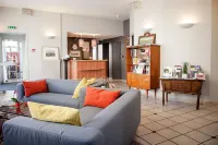 Logis Hôtel du Commerce Hotel a Les Ancizes-Comps