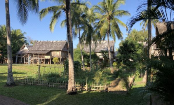 On The Mekong Resort - Housity