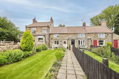 Host & Stay - Honeysuckle Cottage