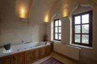 Narcissos Cave Hotel - Hot Tub