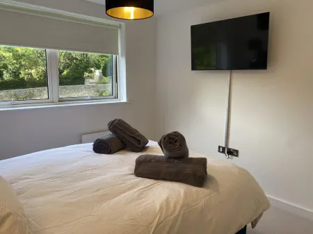 CH Apt 7 2Bed in Bath