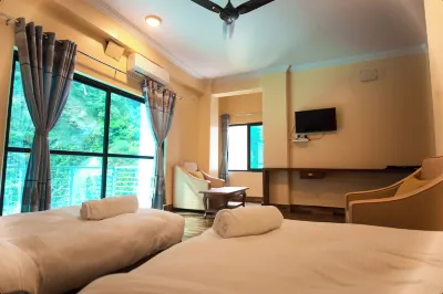 Shrestha Hotel HotSpring Hoteles cerca de Gooogle Fashion Collection