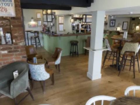 Royal Oak Hotels in Dover