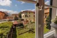 Puccini Penthouse with Terrace Inside Lucca