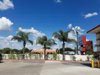 Luxury Inn & RV Park Hotels in Kenedy