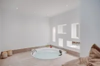 Blue Waves Protaras Beachfront Villa 3 - baignoire